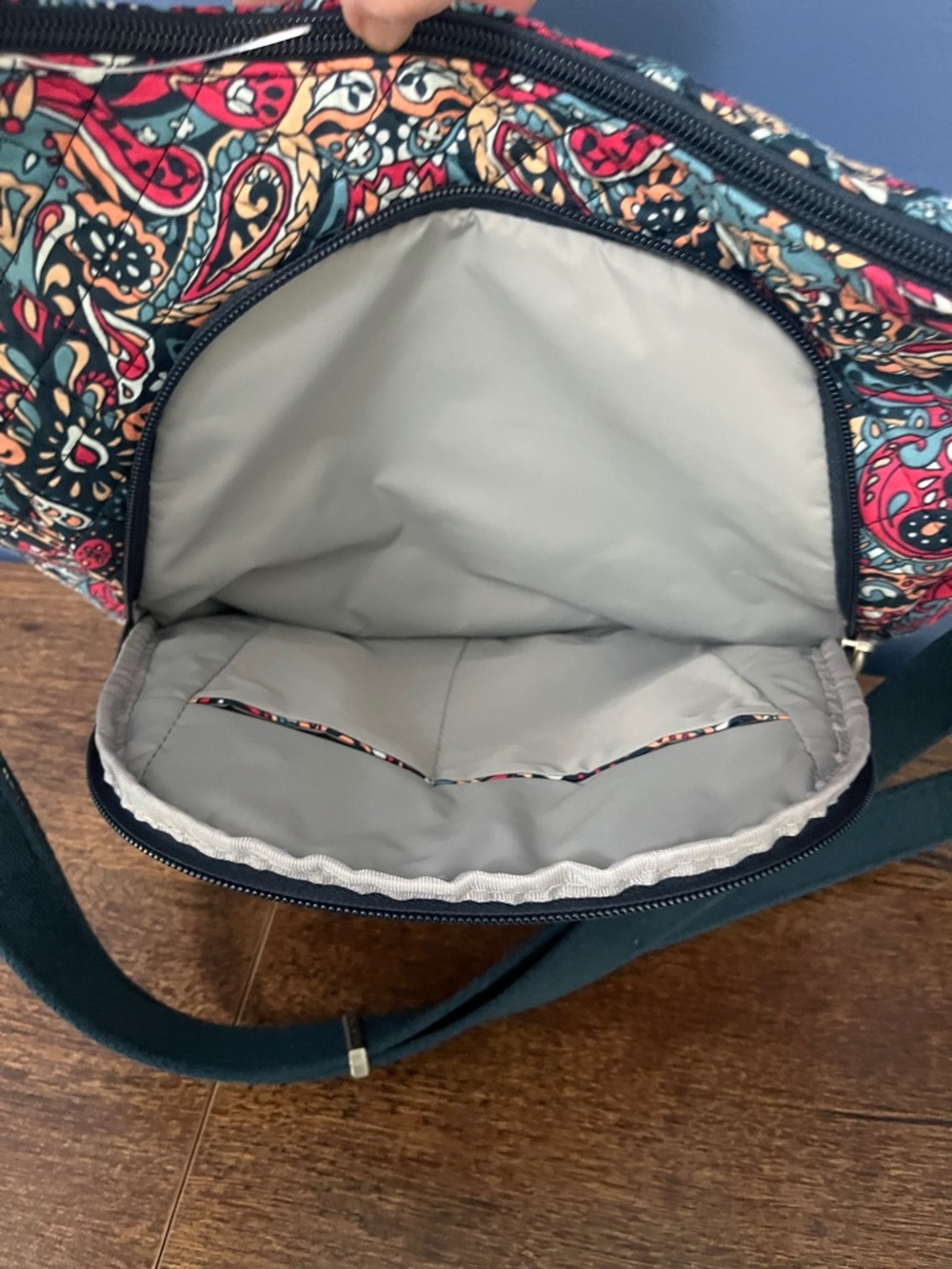 Travelon Anti-Theft Crossbody Bucket Bag - Picture 3 of 10